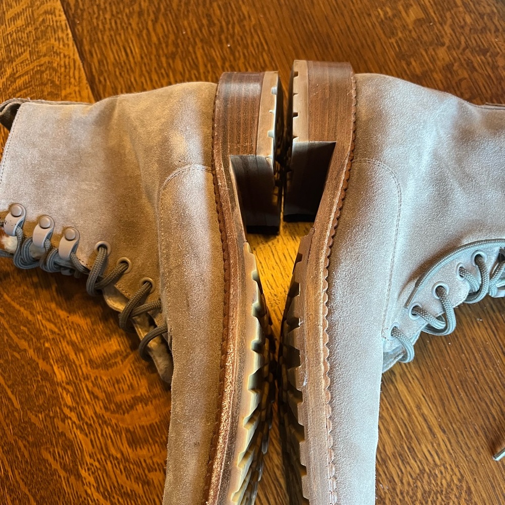Vince Cabria taupe grey suede ankle boot size 8, box and bag included - Picture 8 of 13